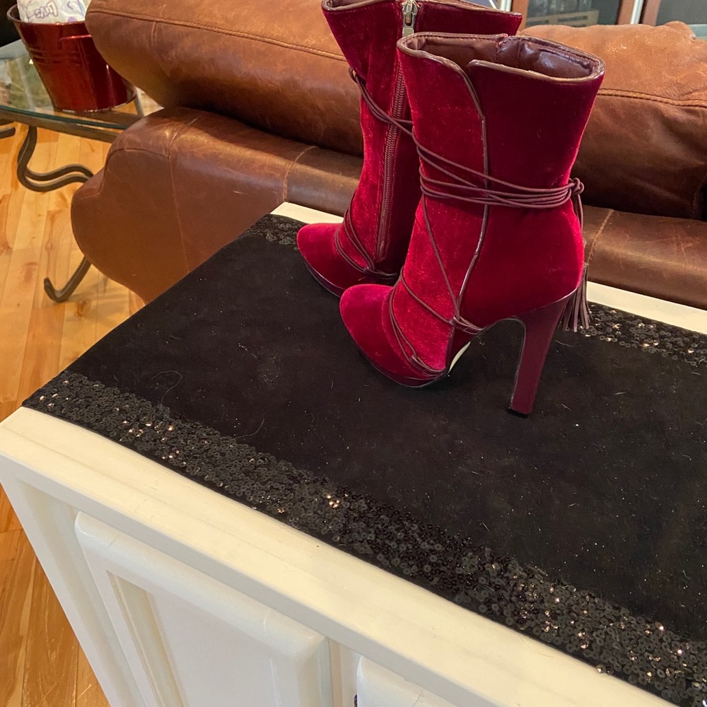 Cranberry velvet booties shoes size 6 new
